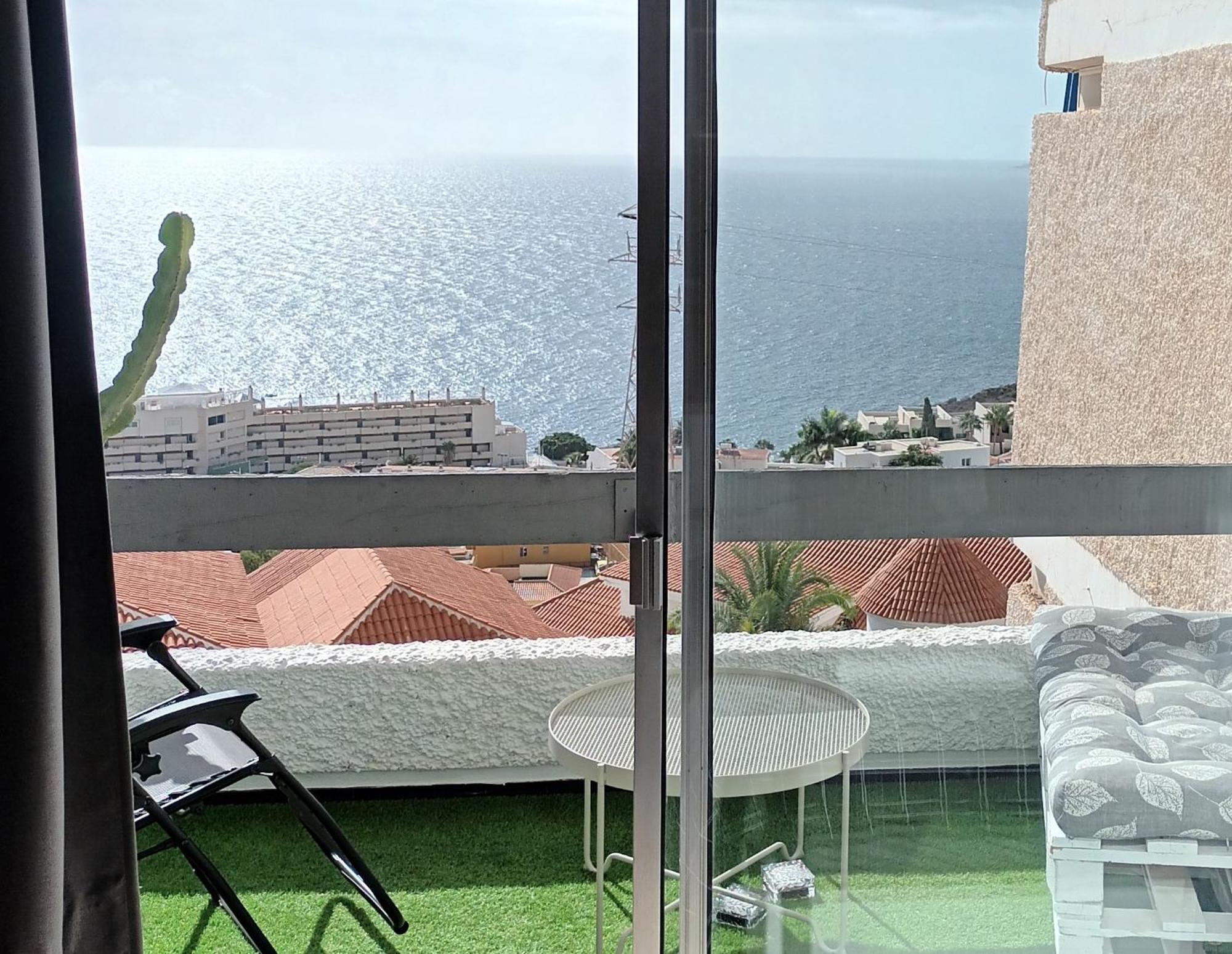 Modern Open-Plan Studio With Terrace And Sea View Tabaiba Екстериор снимка